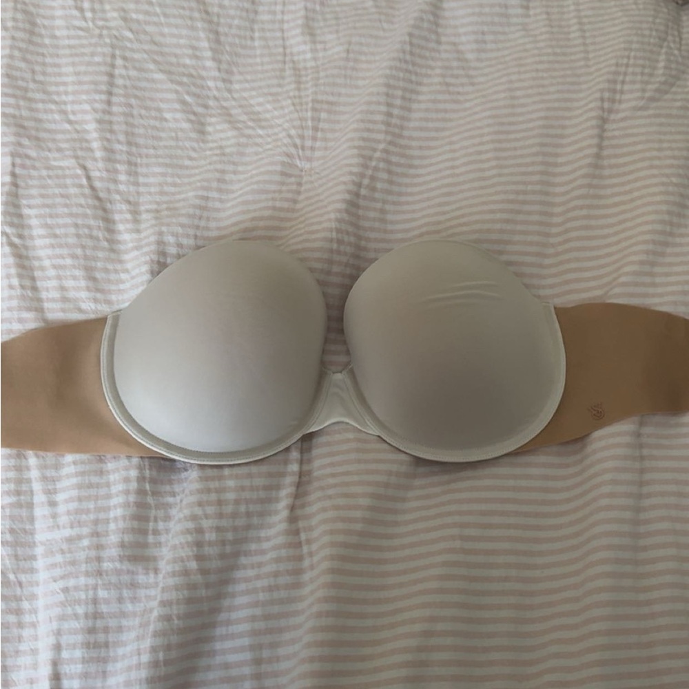 Strapless nude Bra